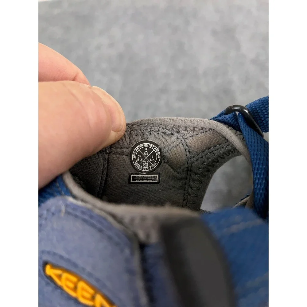 KEEN Boy's Newport Closed Toe Leather‎ Sandals Size 5 US Blue Outdoor Hiking EUC